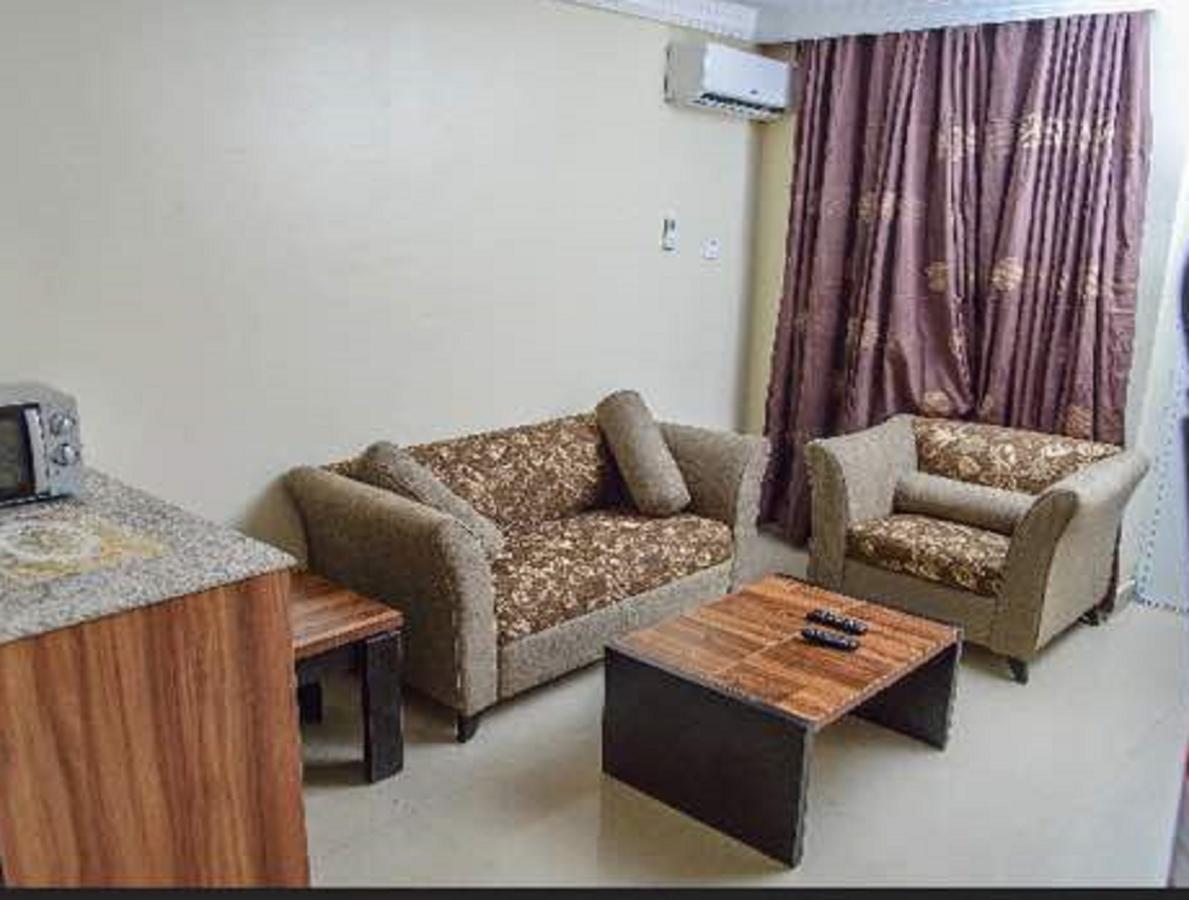 215 West Apartment 阿布贾 外观 照片